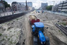 910373 Afbeelding van de werkzaamheden ten behoeve van het opnieuw aanleggen van de Stadsbuitengracht te Utrecht, ter ...